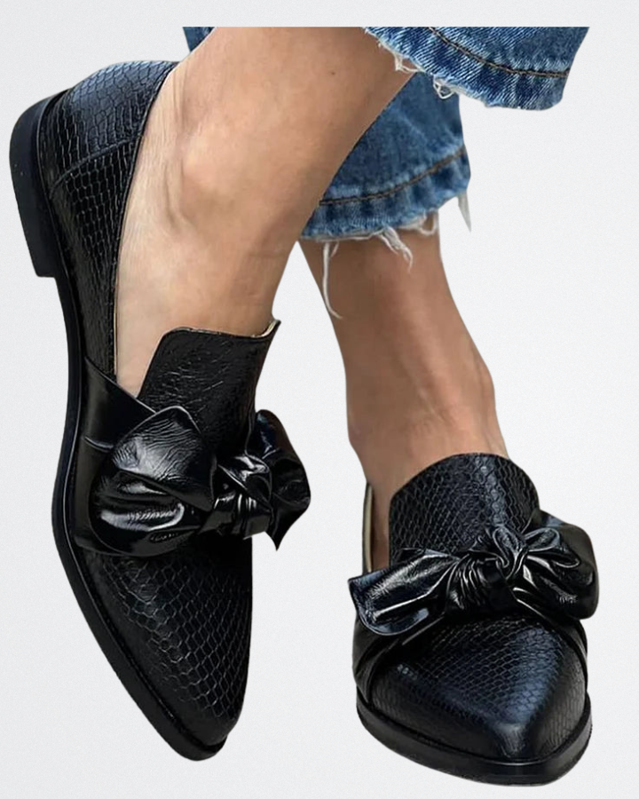 Faith - Noir Charm Loafer