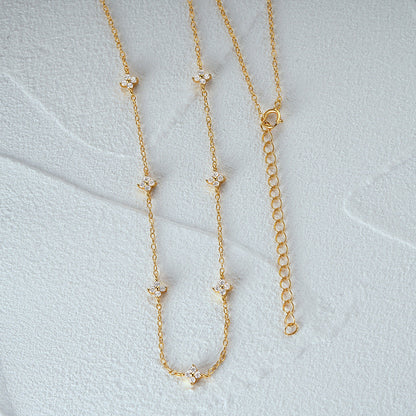 Tyndall - Állítható Nyaklánc Virágmintával és Zirconia-val