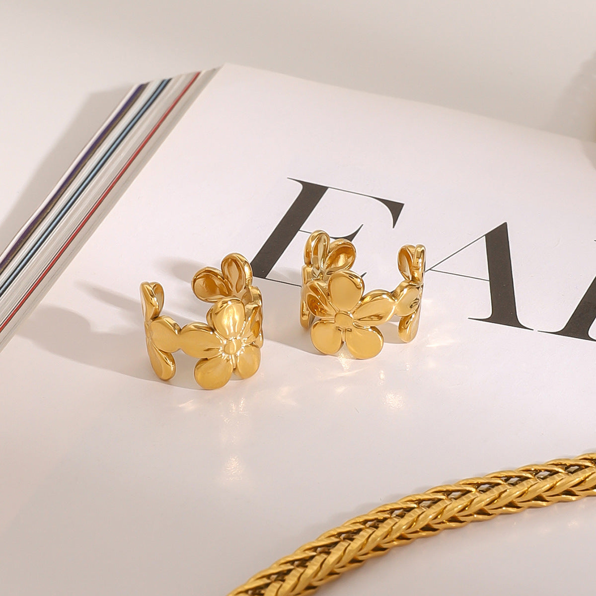 Anne - Plumeria-Clip-On Fülbevaló